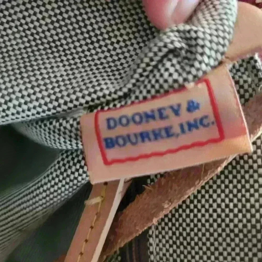 Dooney & Bourke Leather shoulder bag - Picture 9 of 10